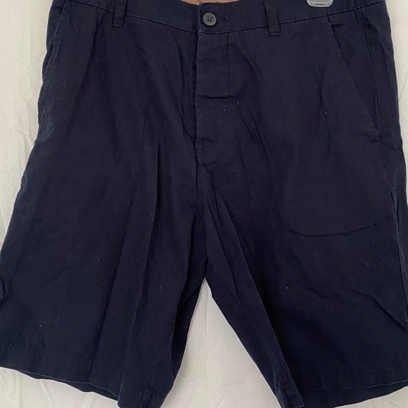 DIVIDED - Mens shorts - Size 30 - Picture 2 of 4